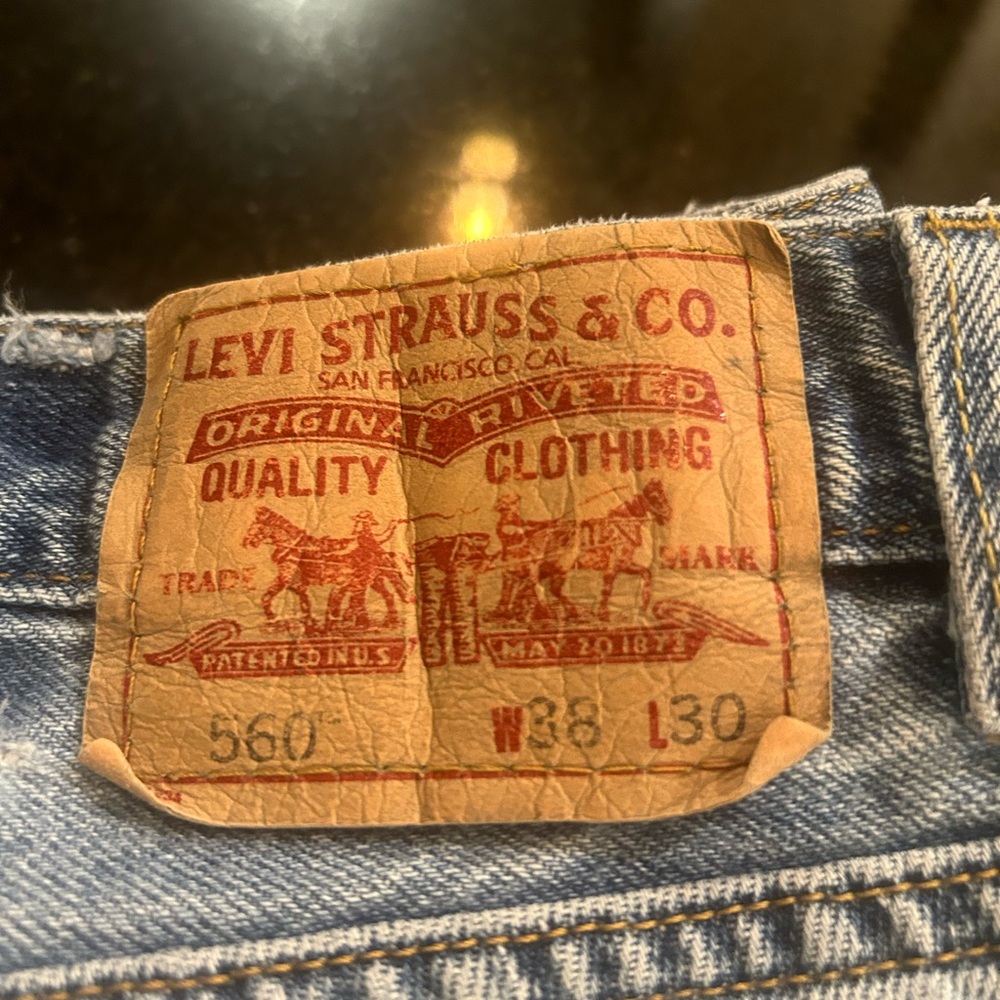 Men’s Comfort fit Levi Jeans 38x30. EUC Vintage - Picture 4 of 11